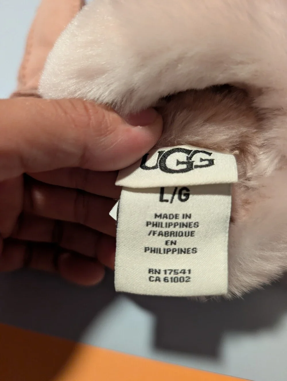 UGG Pink Genuine Shearling Side Vent Womens Gloves Medium Soft Warm Barbiecore
